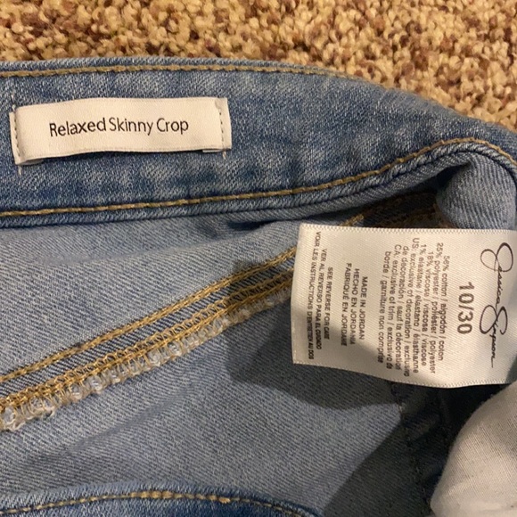 Jessica Simpson Relaxed Skinny Crop jeans. - Picture 4 of 6